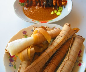 makanan-khas-lombok-sate-bulayak